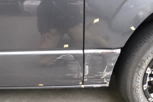 ハイエースのキズ修理　宝塚の施工前画像