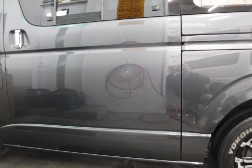 ハイエースのキズ修理　宝塚の施工後画像
